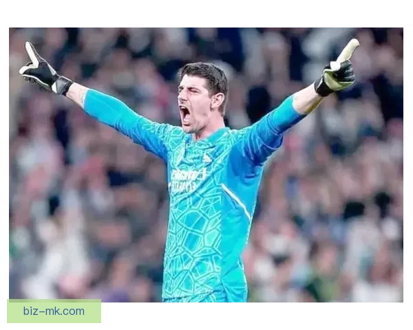 库尔图瓦荣膺最佳球员奖 皇马门神再创辉煌荣耀